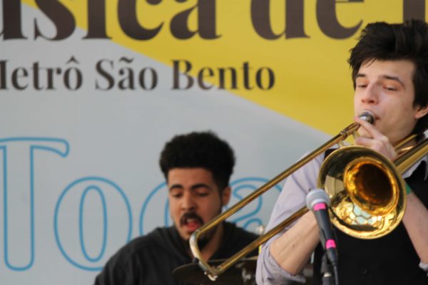 1° Concurso de Música de Rua Toca Aí do Pátio Metrô São Bento Terceira Eliminatória Theo Mizú e Banda