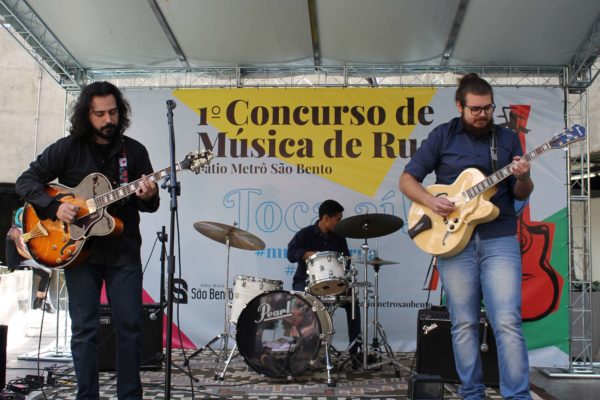 1° Concurso de Música de Rua Toca Aí do Pátio Metrô São Bento Terceira Eliminatória Jazz RivoTrio