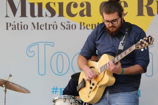 1° Concurso de Música de Rua Toca Aí do Pátio Metrô São Bento Terceira Eliminatória Jazz RivoTrio